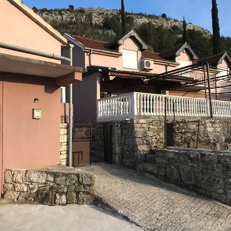 Holiday home Apartman Neno